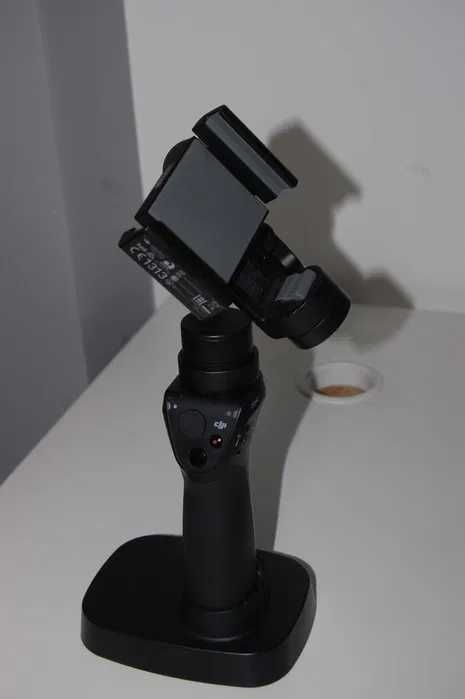 DJI Osmo Mobile uchwyt stabilizujący, gimbal na smartfona DJI / zestaw