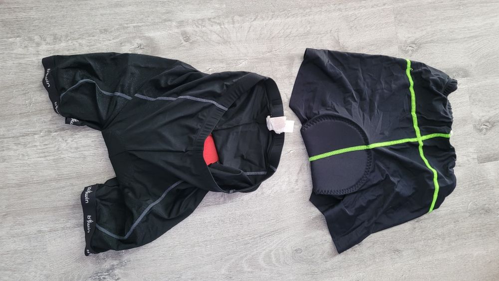 Zestaw ubrań i akcesoriów rowerowych