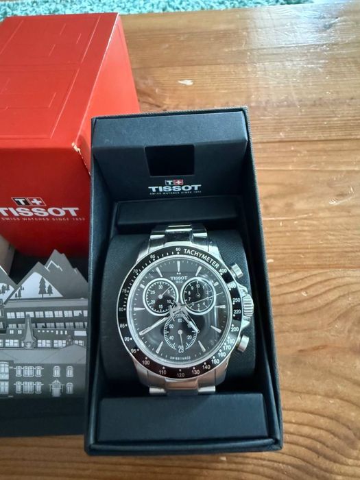 Годинник Tissot V8 Quartz Chronograph. Оригінал.