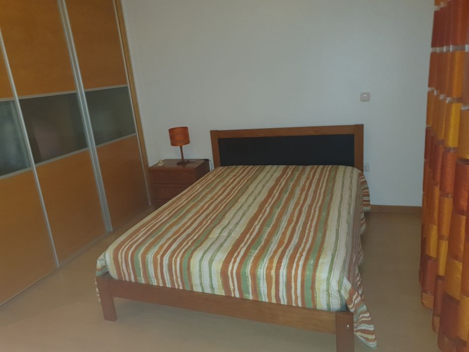 Alugo quarto a professores