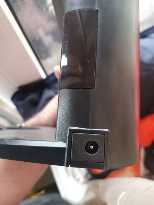 Зарядний порт станція для робота пилососа