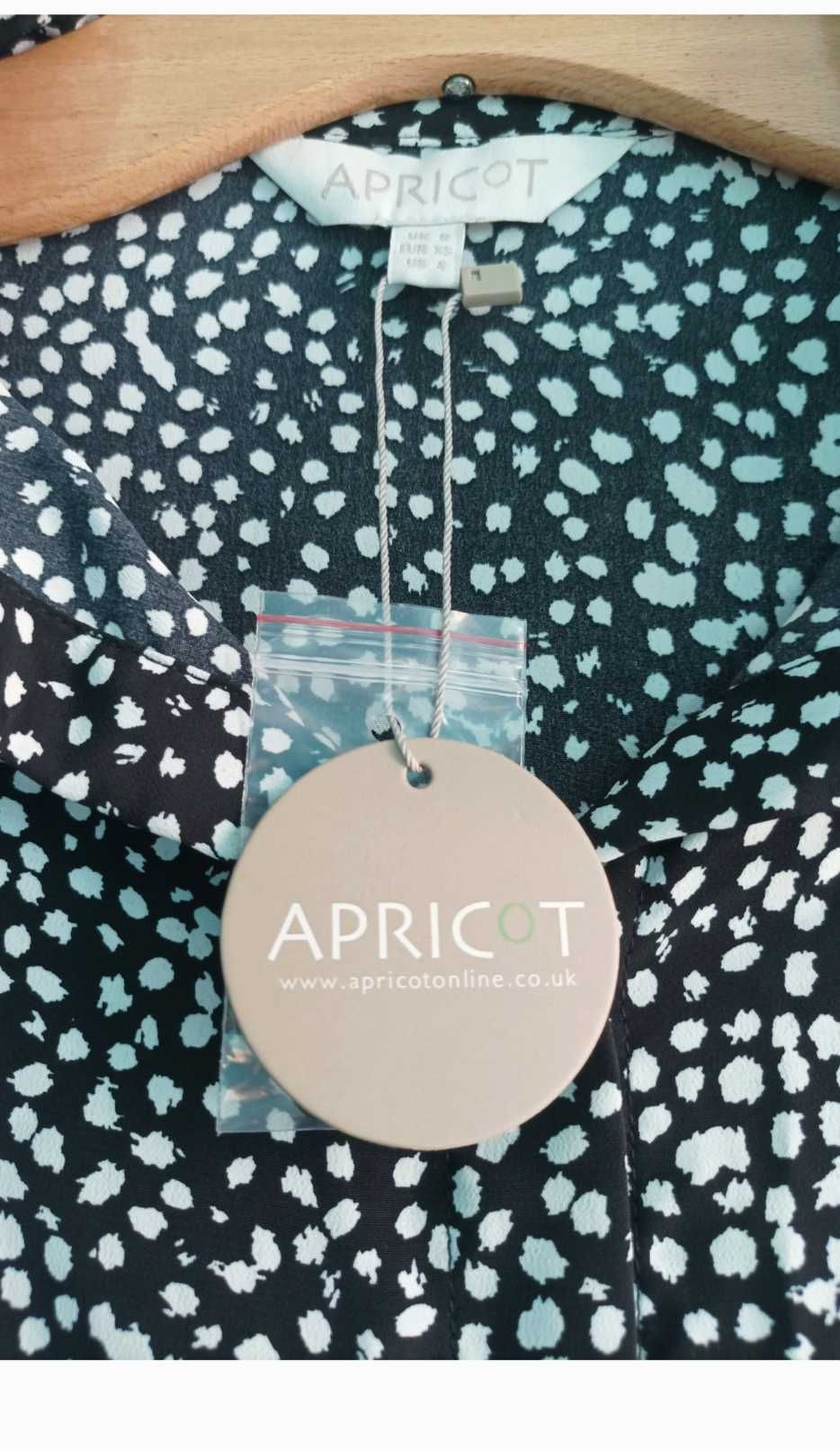 Apricot asymetryczna sukienka z ozdobnym paskiem