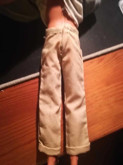 Calças Beges para Boneco Ken