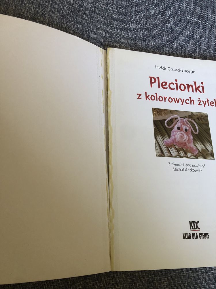 Książka Plecionki z kolorowych żyłek do nauki rękodzieło dla dzieci