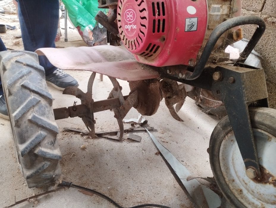 Motoenxada a gasolina