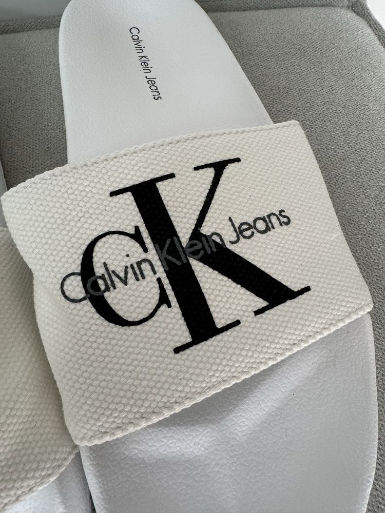 Nowe klapki meskie Calvin Klein biale 43 lato basenowe