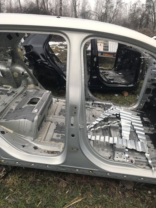 Кузов, четвертина , лонжерон Chevrolet Bolt EUV