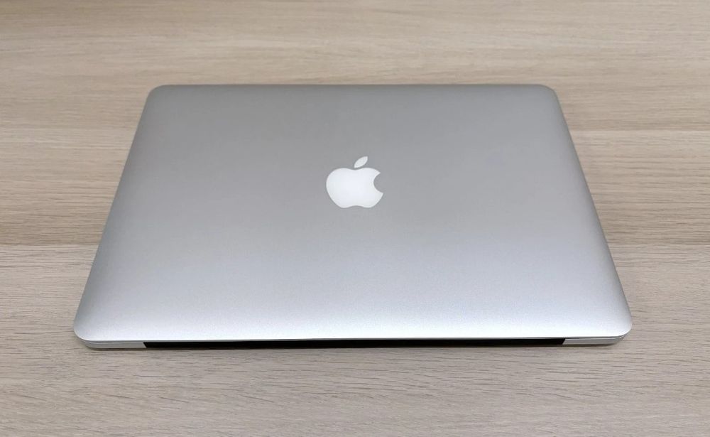 MacBook Pro 13" Retina 2015 i5 8GB 256GB SSD com Final Cut Pro e Offic