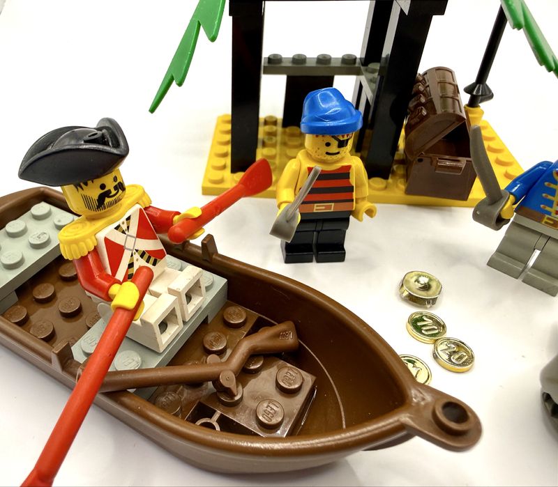 Lego Pirates 6258 Smuggler’s Shanty