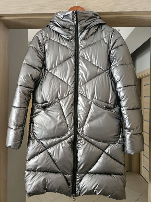 Dluga kurtka zimowa r 160 164 S srebrna