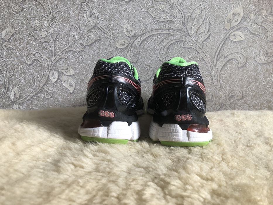 Кросівки Asics Gel Kayano 19 біг повсякдення 41,5 41 40,5 40 26 25,5