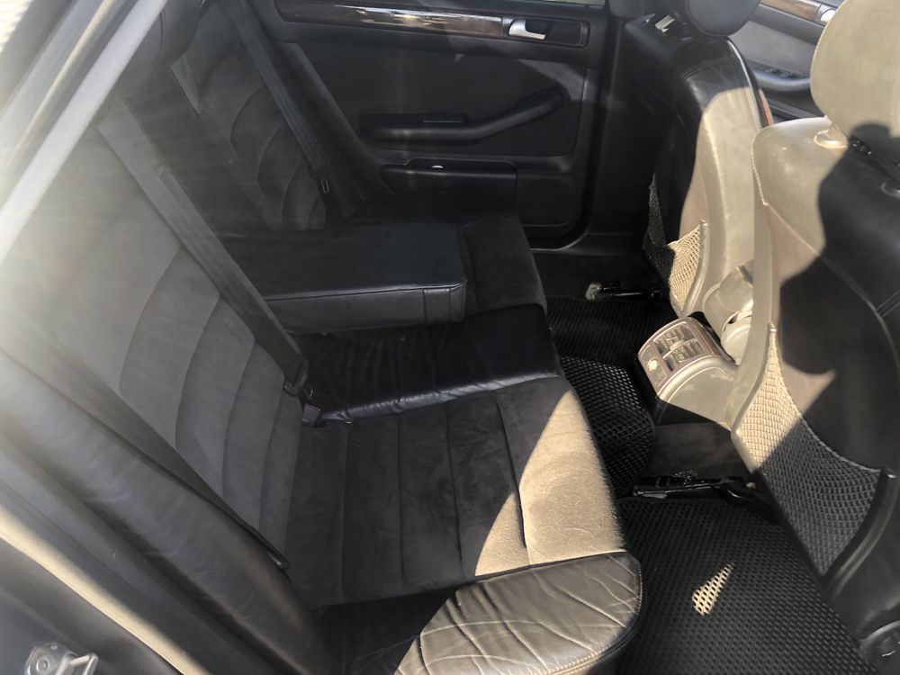 Audi A6 C5  2.4 бензин 2002, Седан