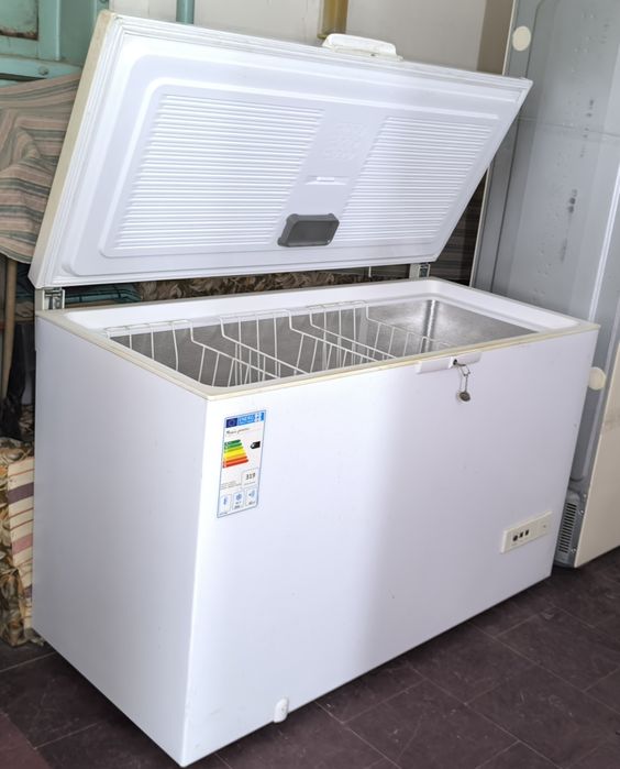 Продам морозильная камера whirlpool