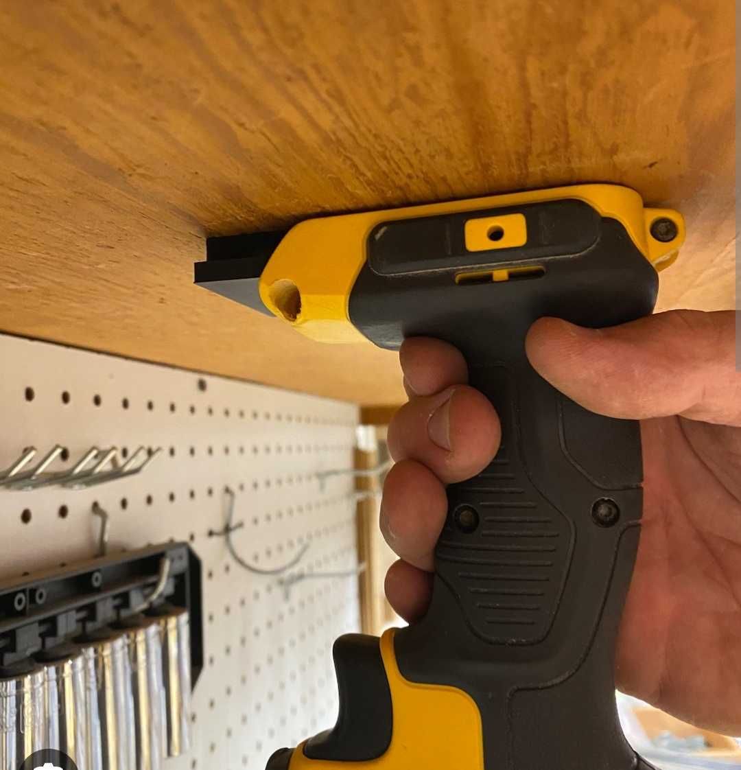 DeWalt uchwyt 5szt baterie i 5szt elektronarzędzia żółte