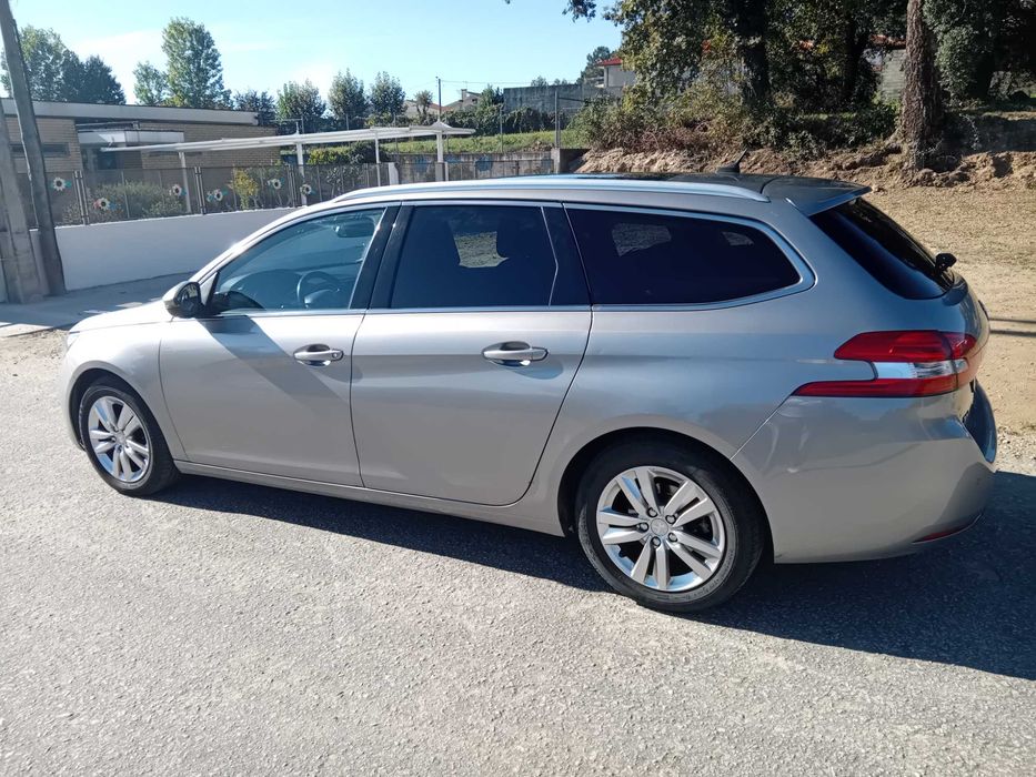Peugeot 308 SW tecto panorâmico