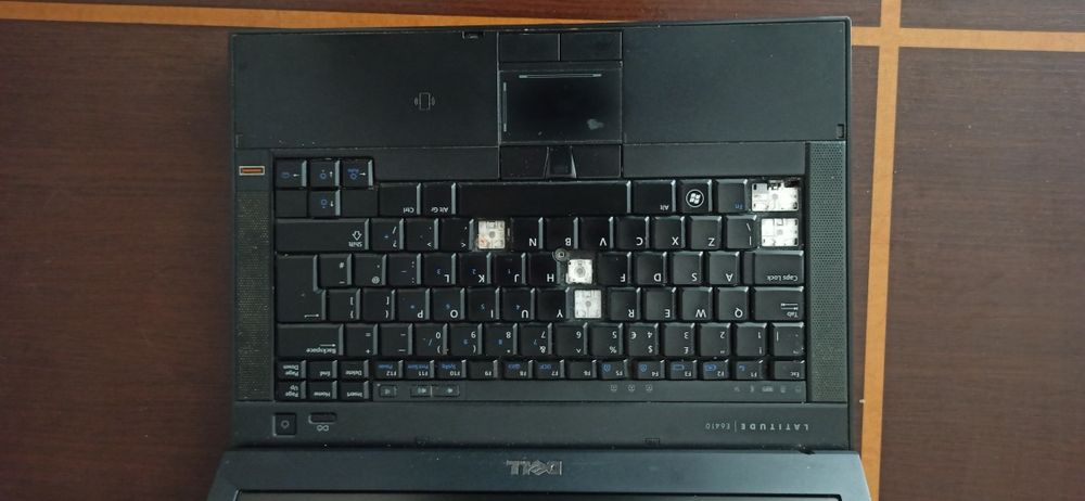 Laptop DELL LATITUDE E6410 Uszkodzony