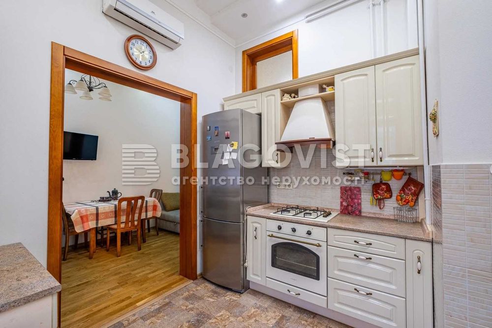 Хрещатик 15 Городецького Заньковецької  Пасаж 3К/72м2