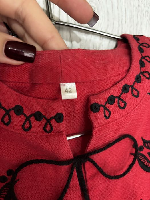 Червона сукня-вишиванка