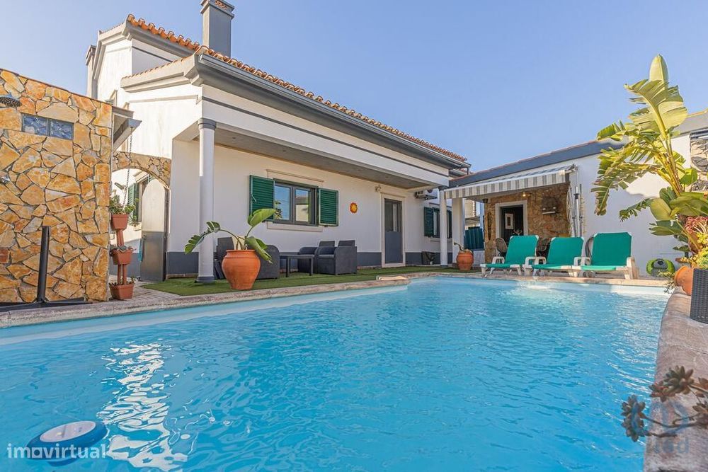 Casa / Villa T3 em Azeitão (São Lourenço e São Simão) de 244,00 m2
