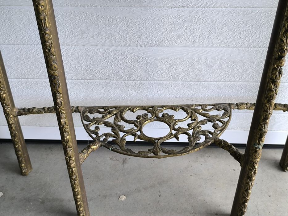 Credencia antiga em latão mesa em pedra marmore e espelho