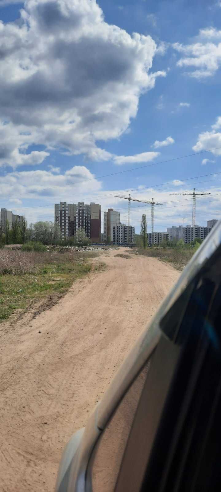 Продаж земельної ділянки в селі Погреби в 5 км від знаку Київ