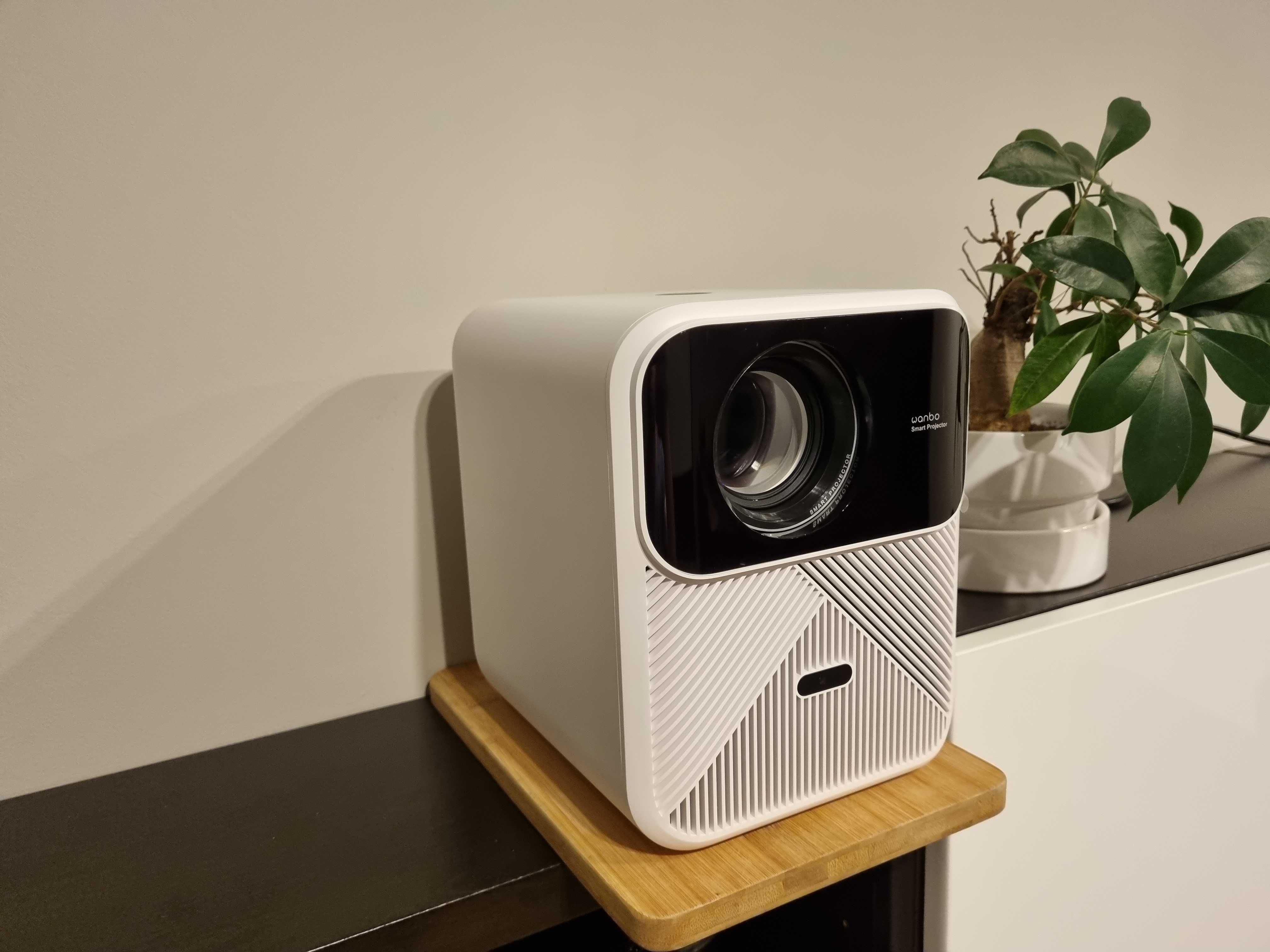Projektor wanbo mozart 1 plus ekran podłogowy 200 cm plus torba