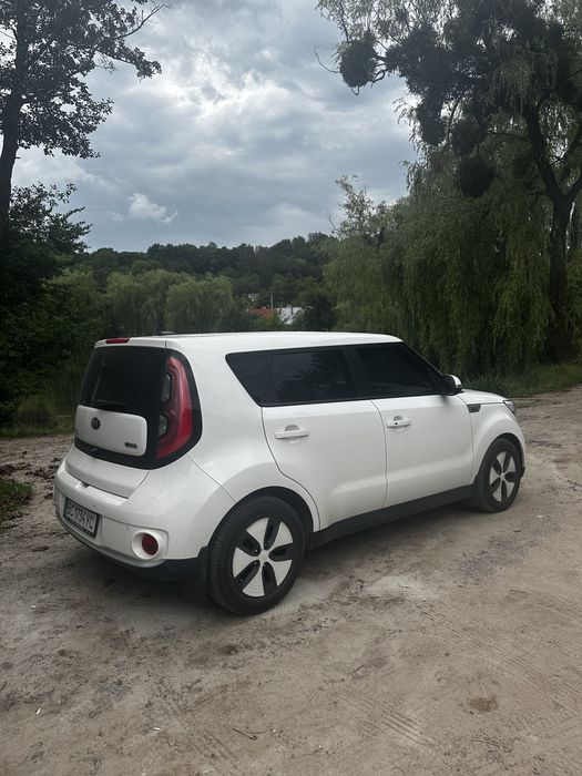 Прокат, оренда Авто Kia Soul електромобіль проїзд 250