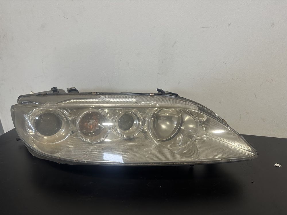Farol otica dreita xenon mazda 6 ano 2004