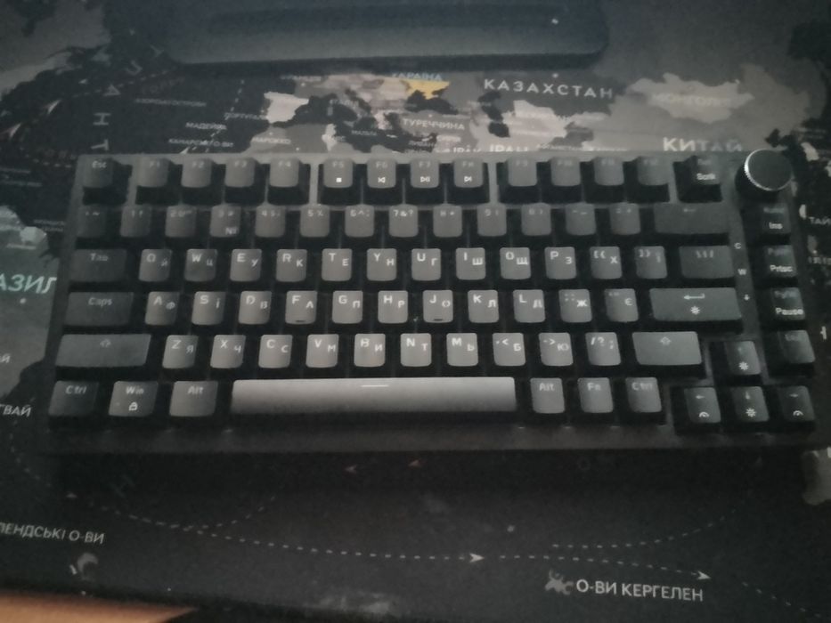 GamePro MK160B Hot-Swap Red Swich RGB