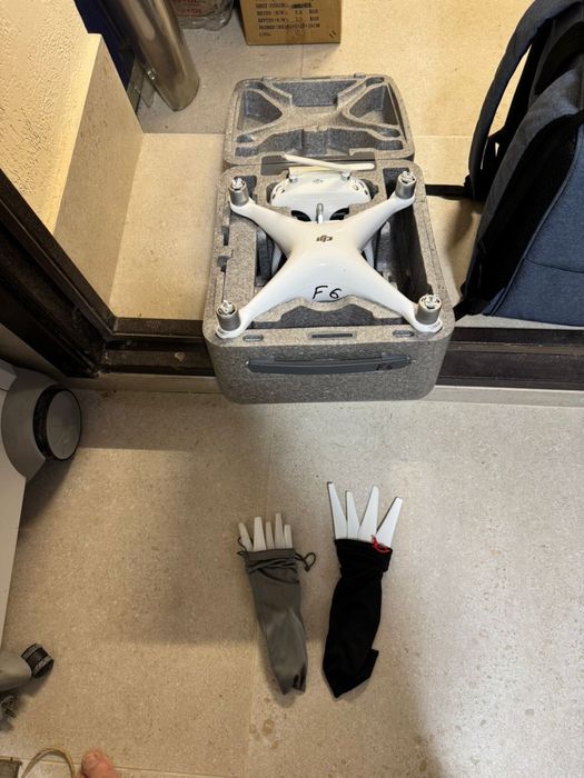 DJI Phantom 4 + комплекти