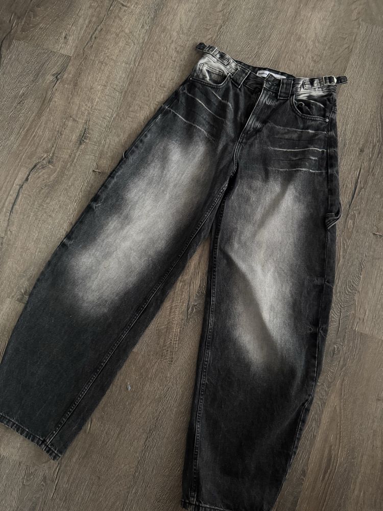 джинси Bershka