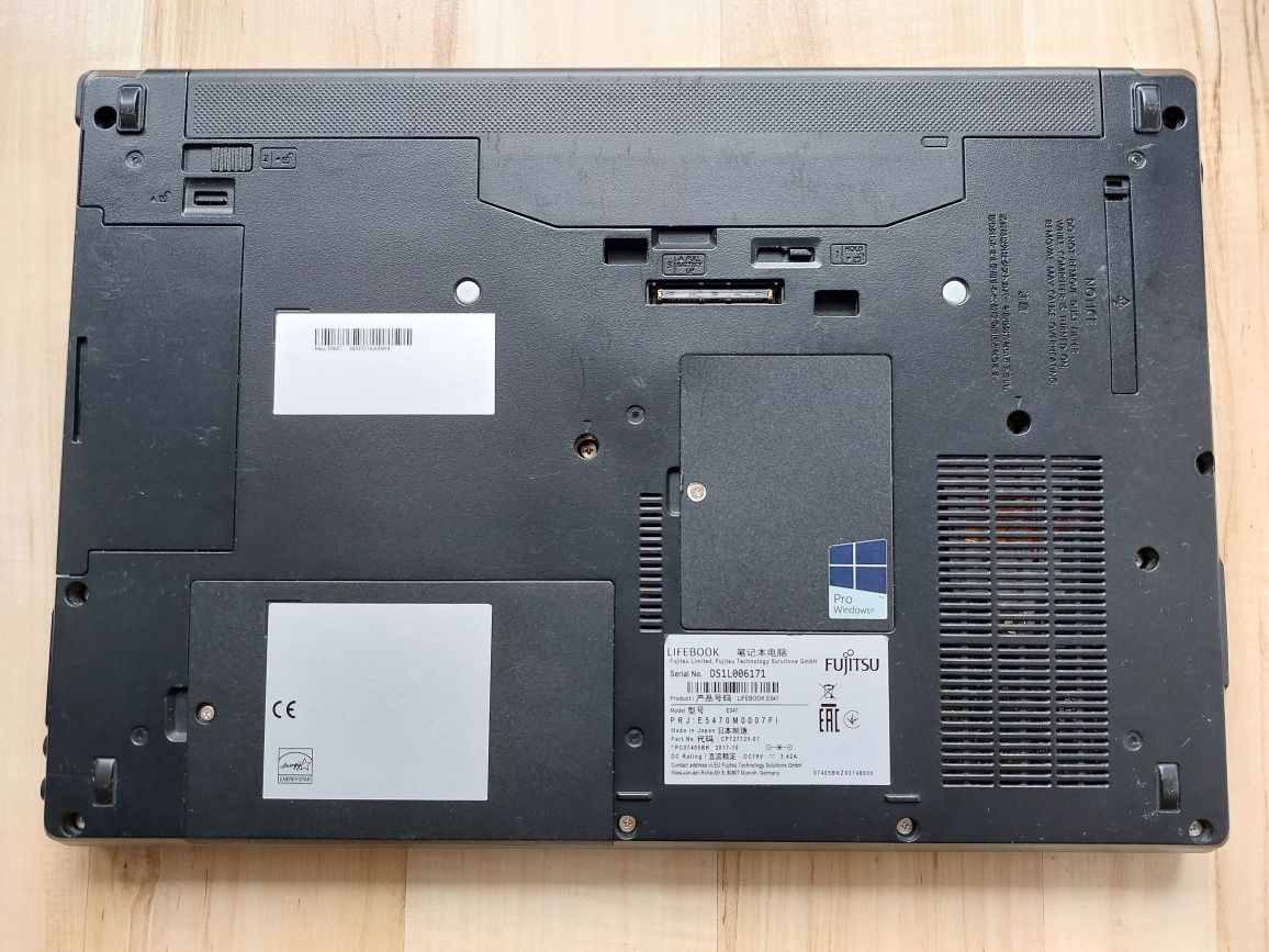 Fujitsu Lifebook E547 i5-7200U/16GB/240 SSD/FHD