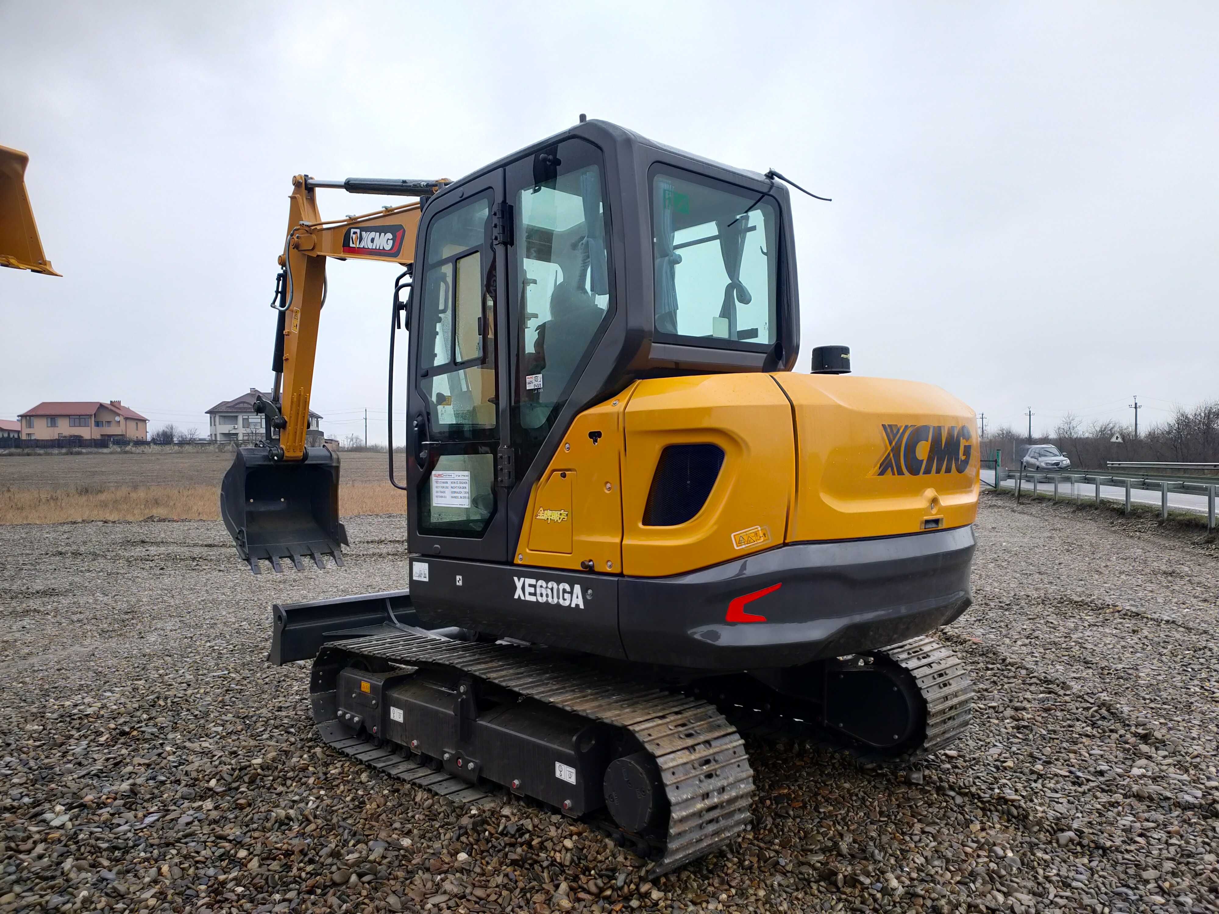 міні-екскаватор XCMG XE60GA