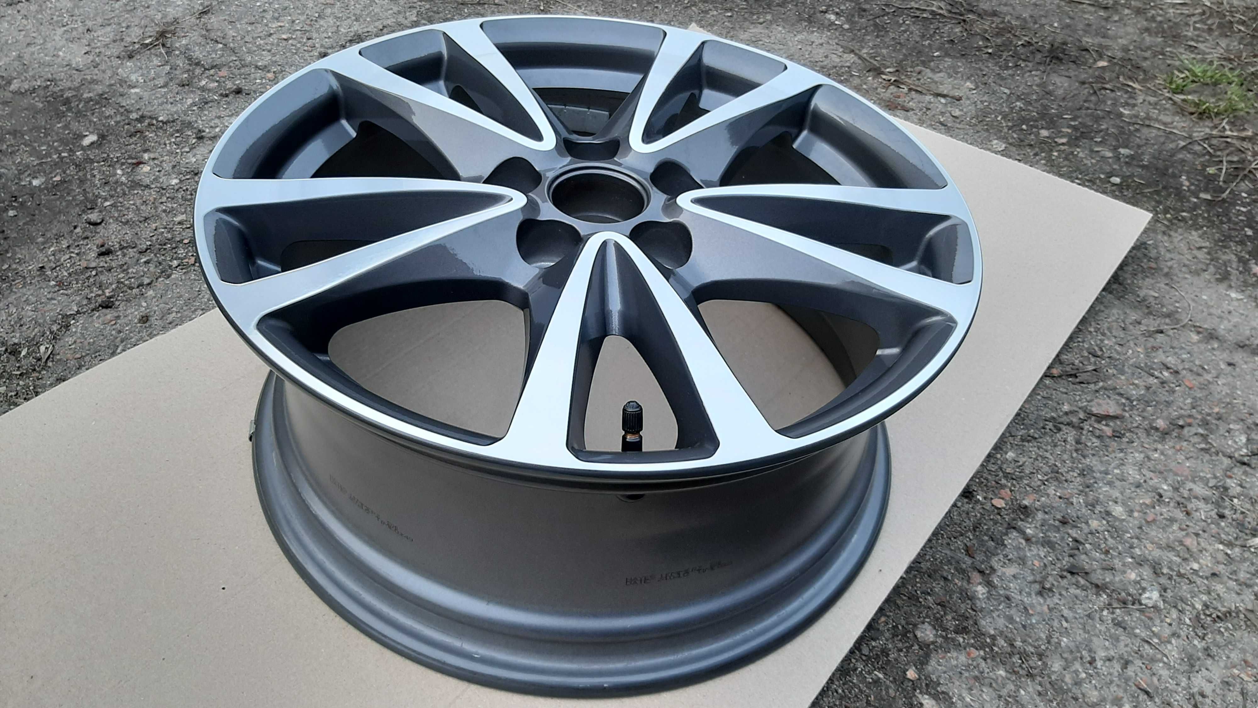 Диск Toyota Avensis Camry 5x114,3 R17 новий одна штука