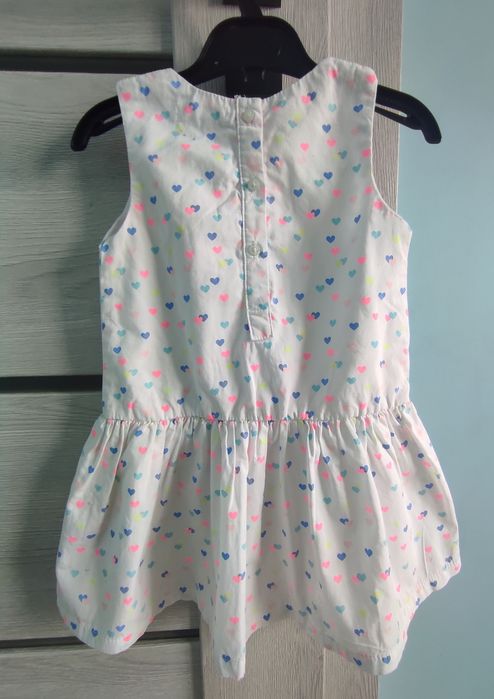 Sukienka w serduszka rozm. 92