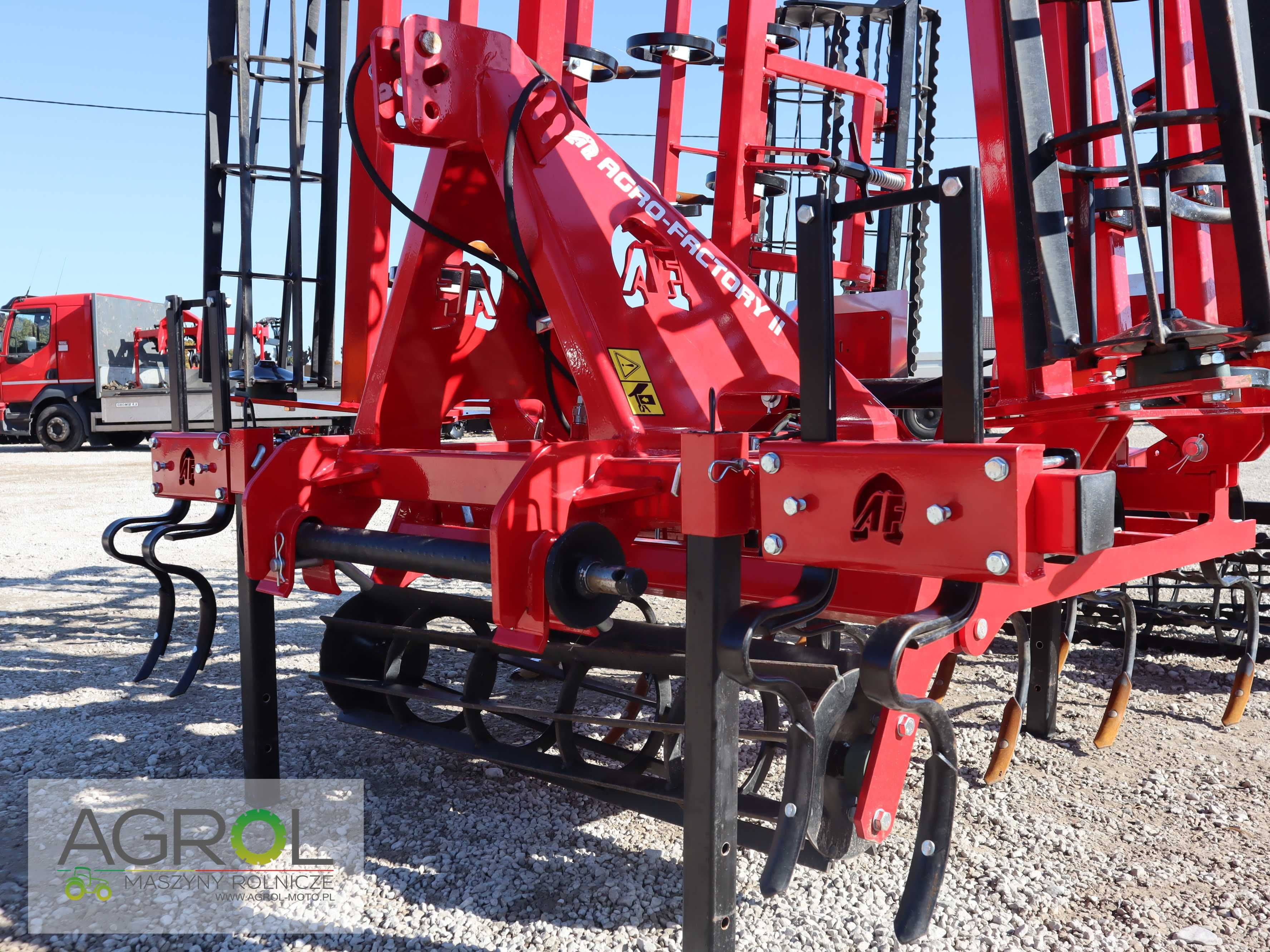 Agregaty uprawowy przedsiewny kultywator Agro-Factory 3,2 3,6 4,2 Caro