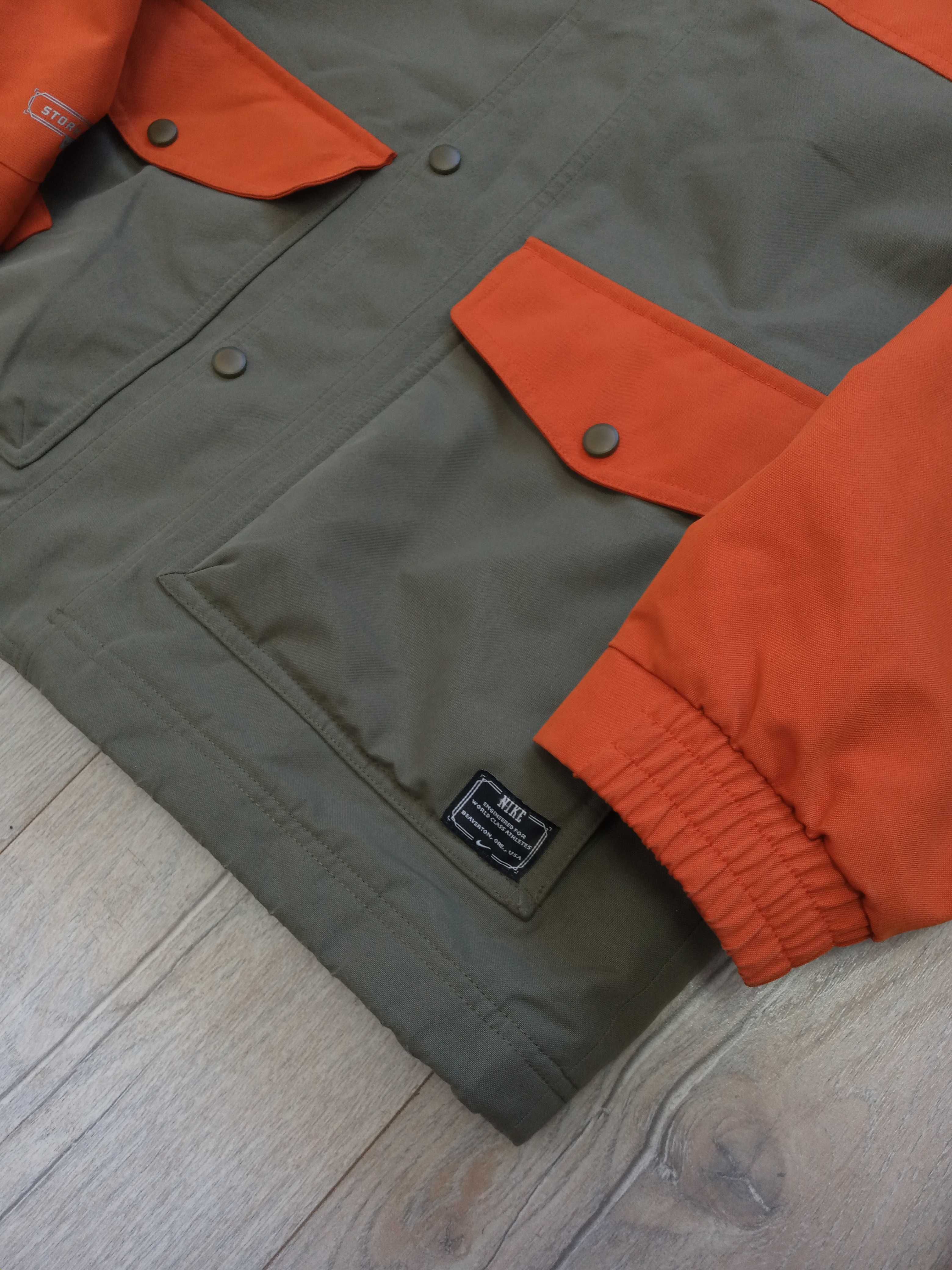 Куртка Nike S-M размер storm-fit engineered