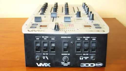 Mesa de Mistura Behringer VMX 300