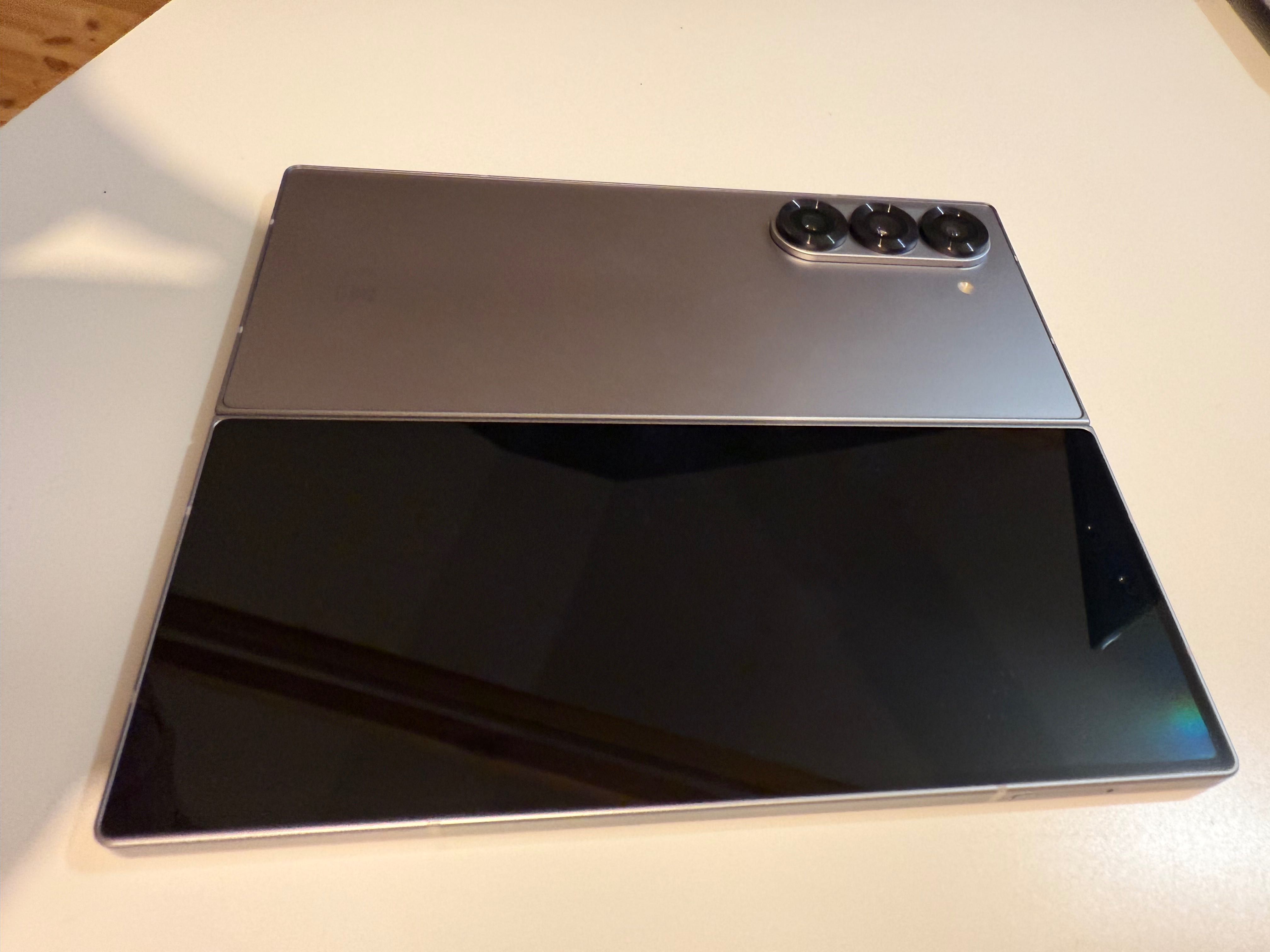 Samsung Galaxy Z Fold6 SM-F956B/DS  12/256GB silver shadow