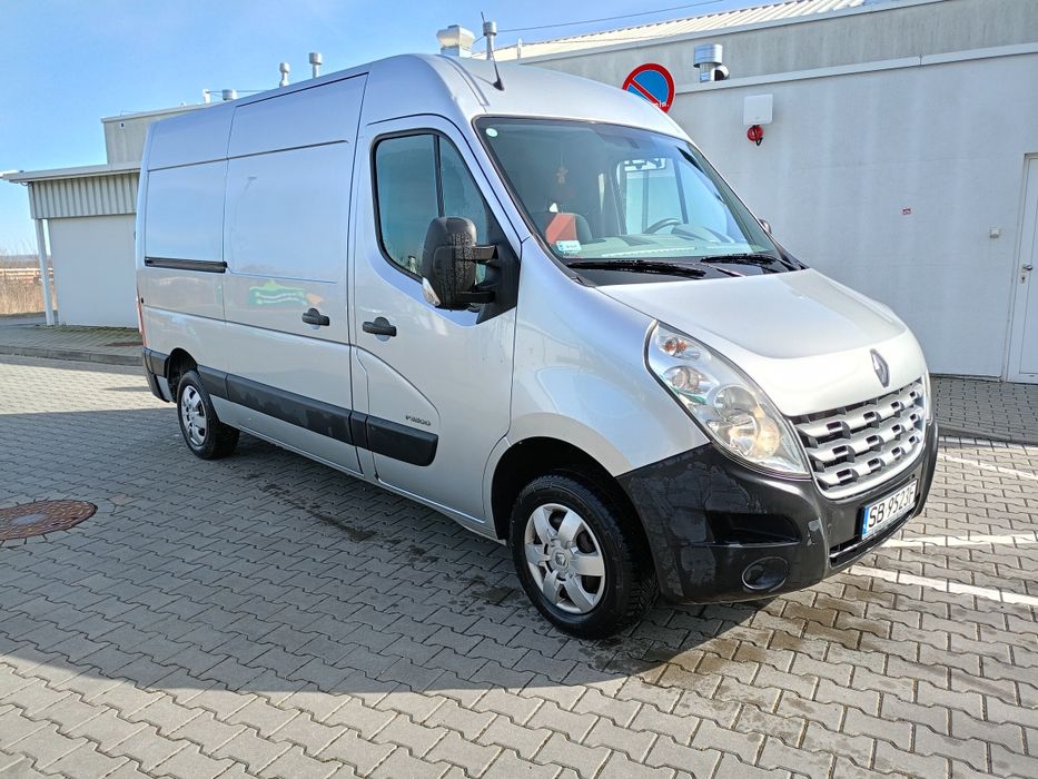 Wynajem busa Renault master