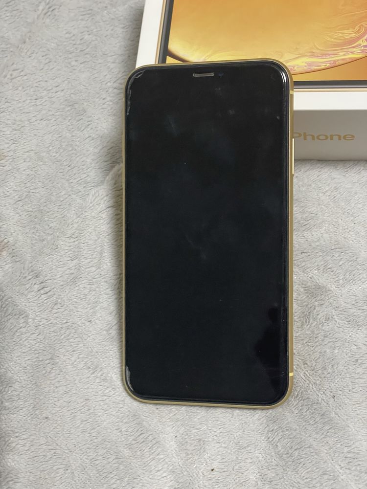 Iphone xr 64gb жовтого кольору в гарному стані 78%