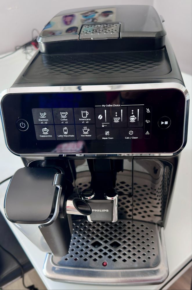 Ekspres Philips LatteGo EP3241/50