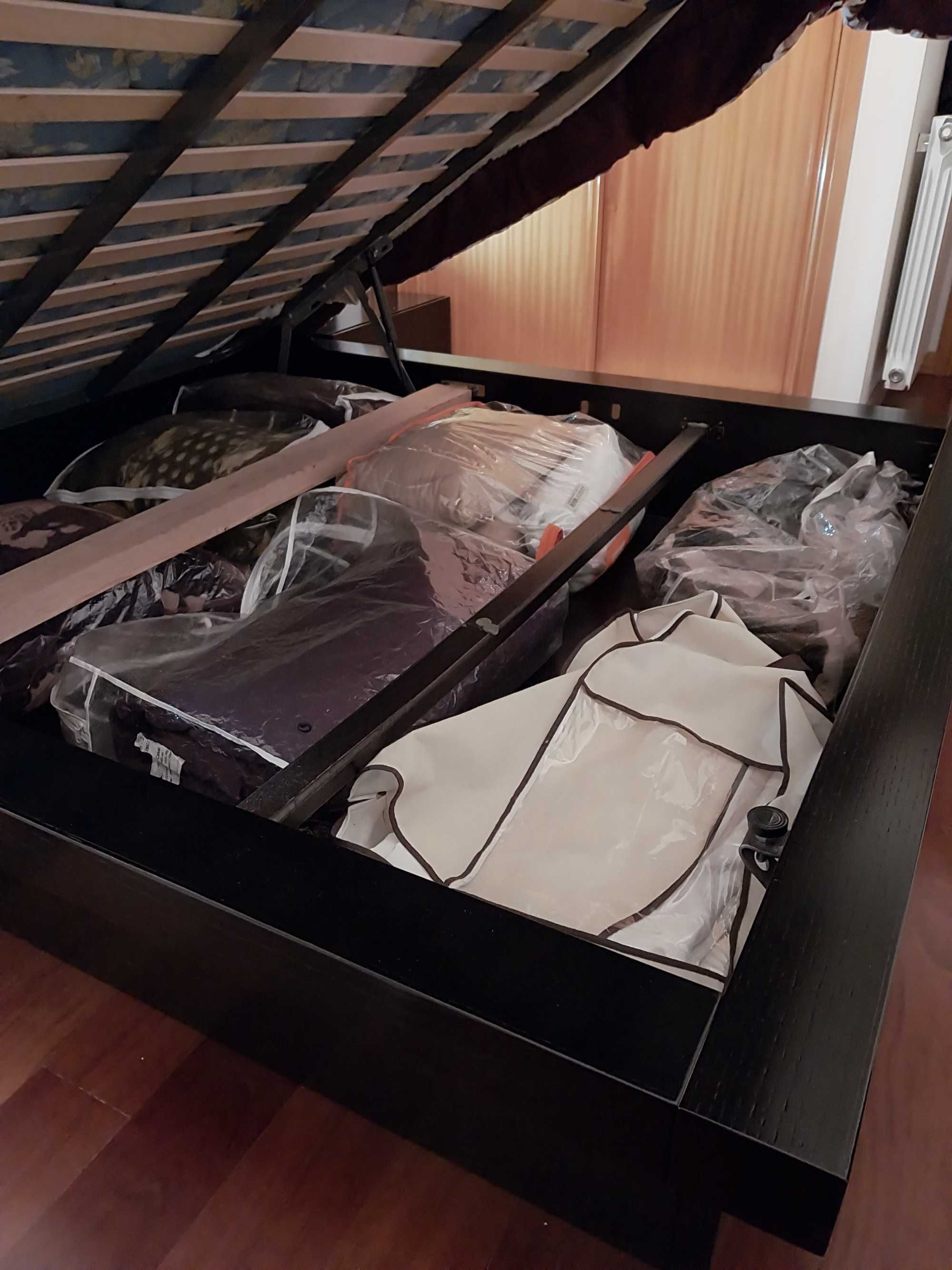 Cama de casal + mesinhas em madeira maciça wengue, qualidade