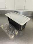 Cambro czarny pojemnik GN 1/3