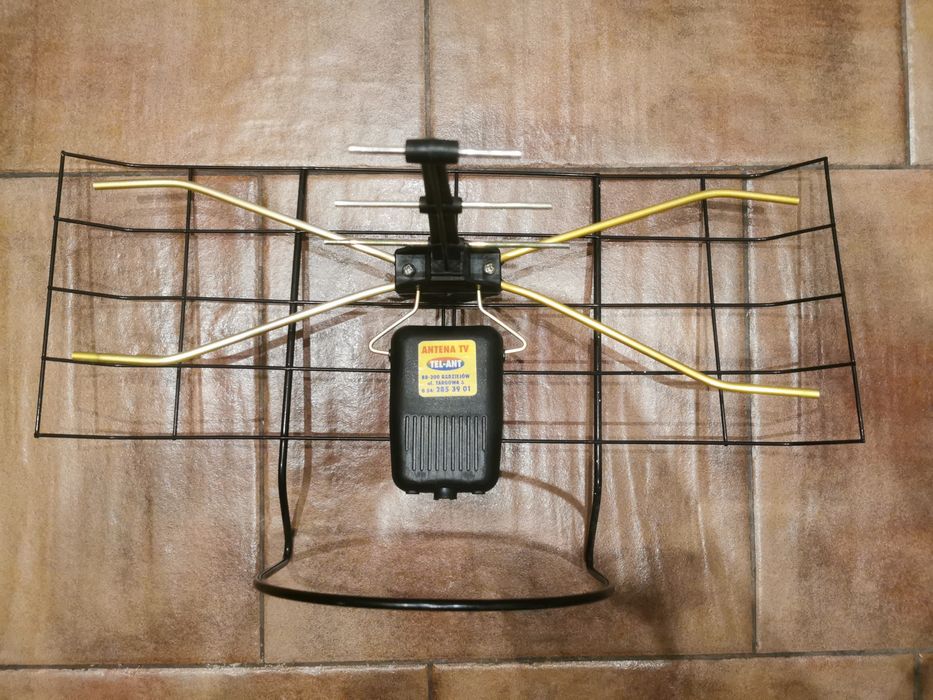 Antena TV wewnątrz i zewnatrz