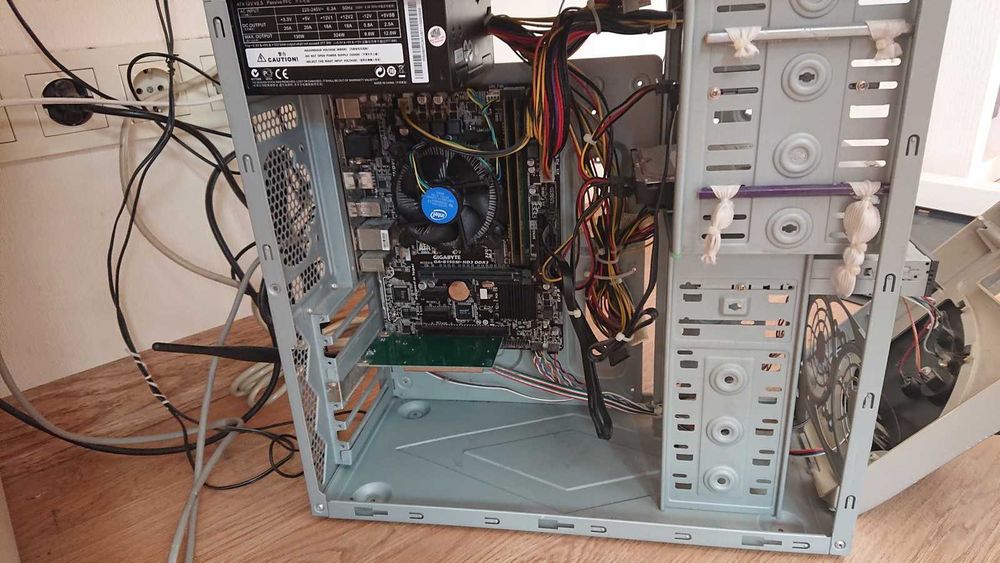 Компьютер достаточно производительный стационарный ПК РС в сборке