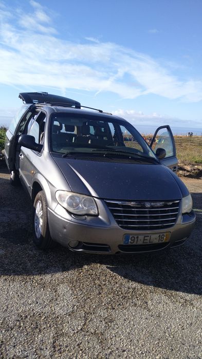 Chrysler Voyager com motor 2.7 diesel 60.000 km