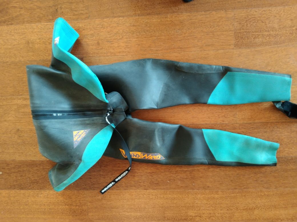 Pianka do pływania WINDWARD damska M 48