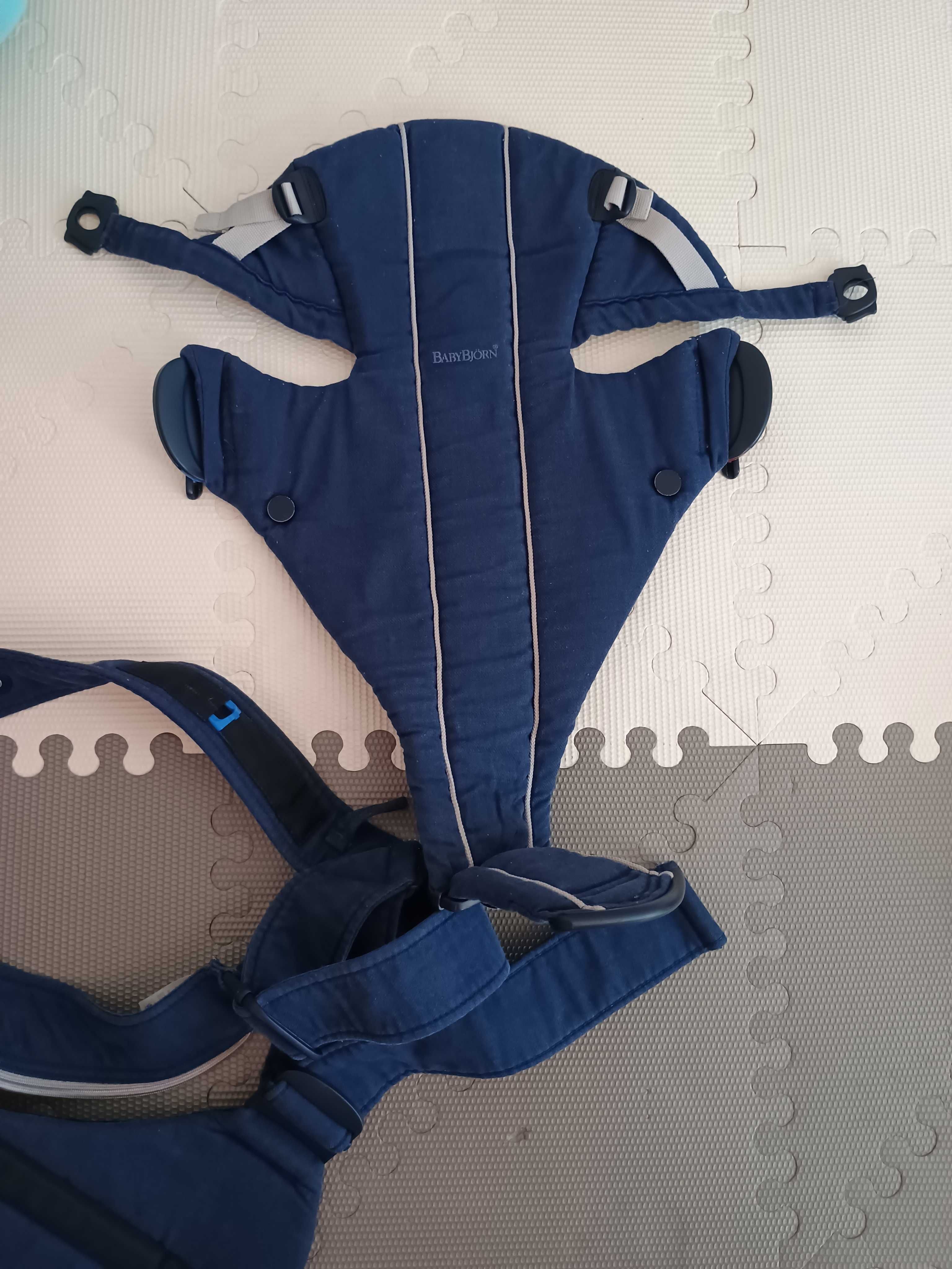 Nosidełko BabyBjorn granatowe