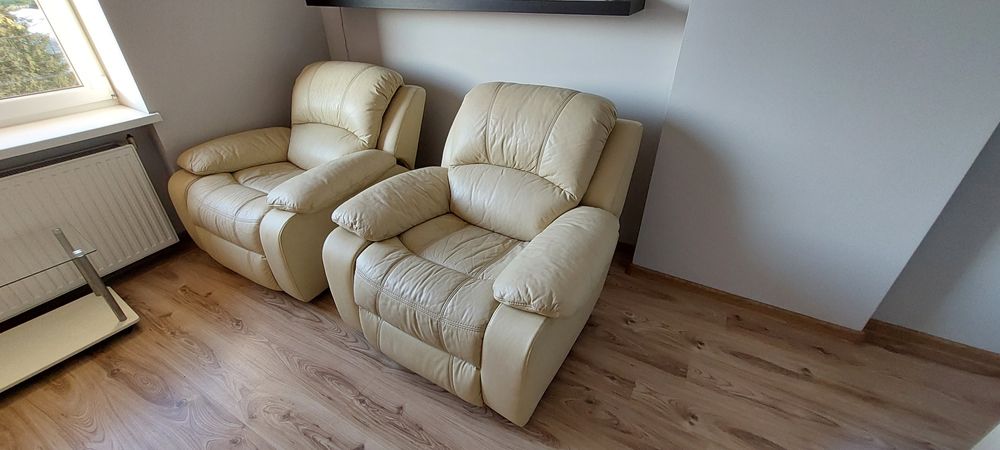 Zestaw wypoczynkowy.  Sofa 3-osobowa + 2 fotele z funkcją relax